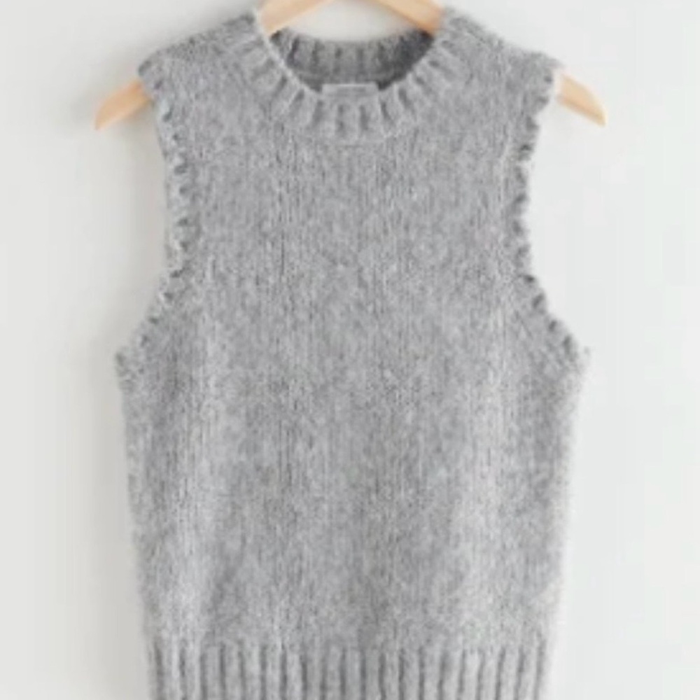 & Other Stories Fuzzy Scalloped Vest